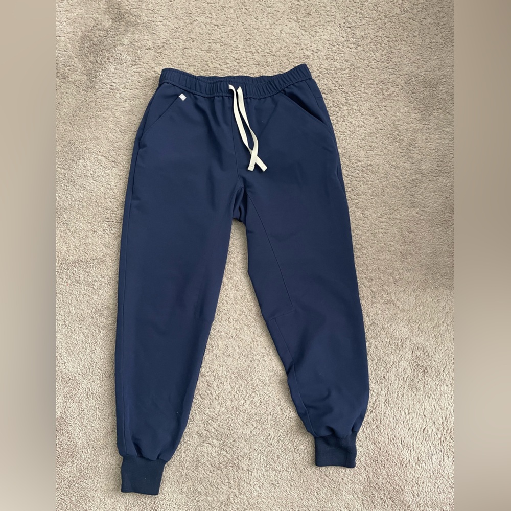 Men’s navy scrubs